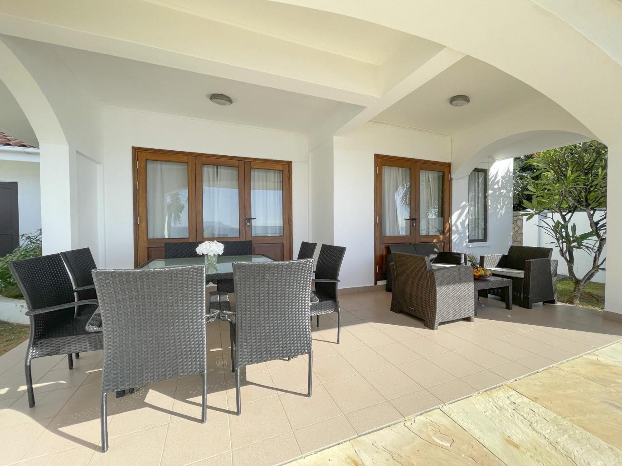 Beach View Villa - Beauvallon Villas Бо Валон Екстериор снимка